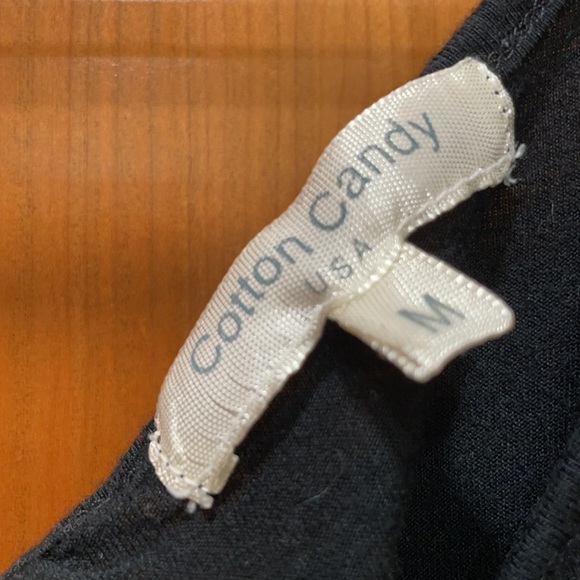 Size M Flutter sleeves Black Top - Picture 2 of 6